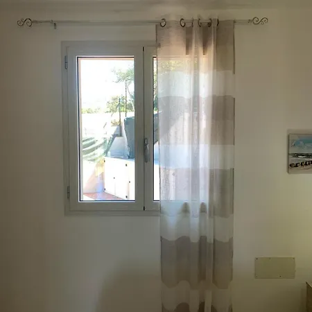 Li Junchi - Due Passi Dal Mare - Spazioso Giardino Badesi