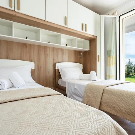 Li Junchi - Due Passi Dal Mare - Spazioso Giardino באדזי