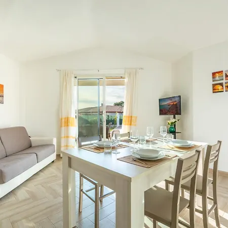 Ferienhaus Li Junchi - Due Passi Dal Mare - Spazioso Giardino *