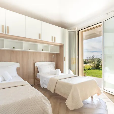 Li Junchi - Due Passi Dal Mare - Spazioso Giardino *