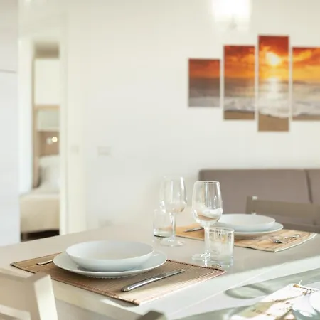 Li Junchi - Due Passi Dal Mare - Spazioso Giardino בית נופש *