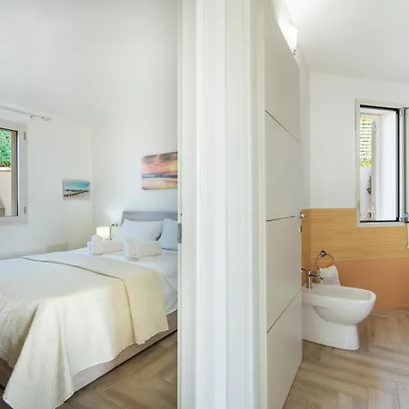 Holiday home Li Junchi - Due Passi Dal Mare - Spazioso Giardino Badesi