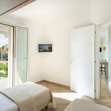 Li Junchi - Due Passi Dal Mare - Spazioso Giardino בית נופש באדזי