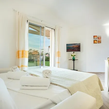 Li Junchi - Due Passi Dal Mare - Spazioso Giardino בית נופש *