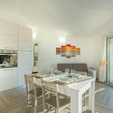 Li Junchi - Due Passi Dal Mare - Spazioso Giardino Ferienhaus Badesi