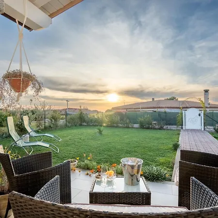 Ferienhaus Li Junchi - Due Passi Dal Mare - Spazioso Giardino